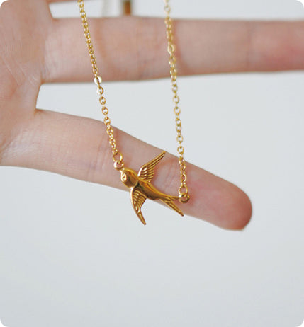 Vintage Gold-Plated Bird Necklace, High-End Womens Style