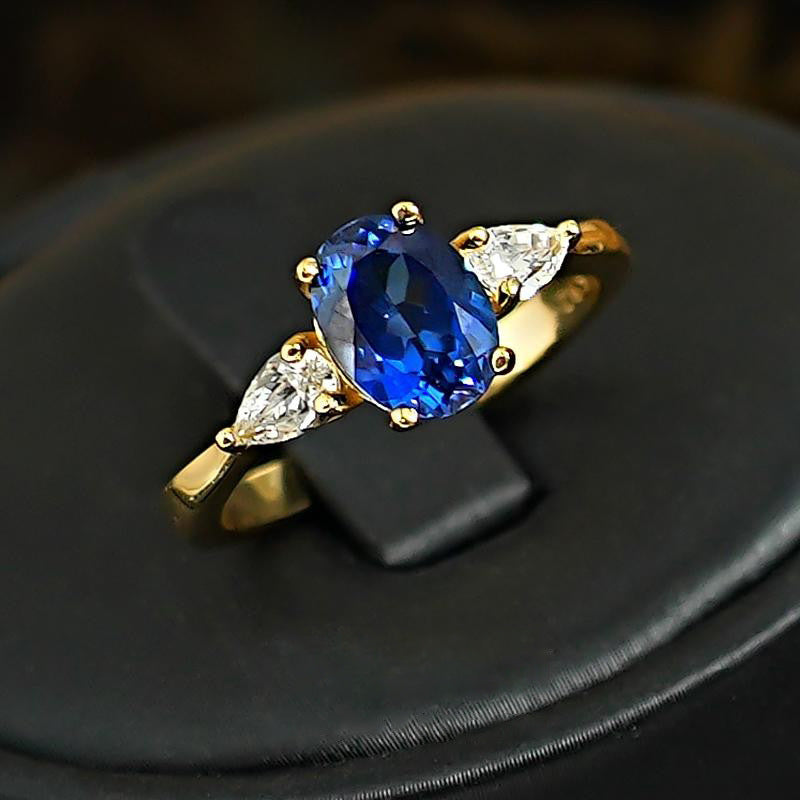 Blue Spinel And Red Corundum Fluorescent-Color-Changing Minimalist Ring